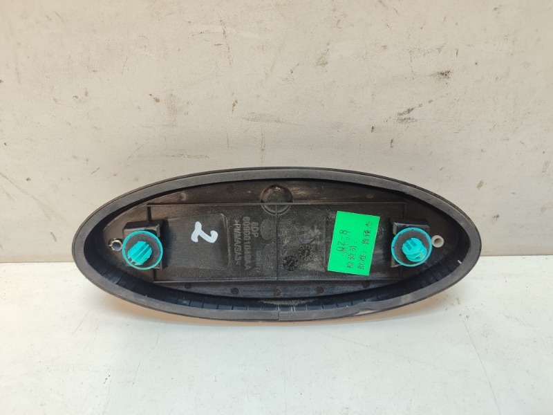 Эмблема на крышку багажника