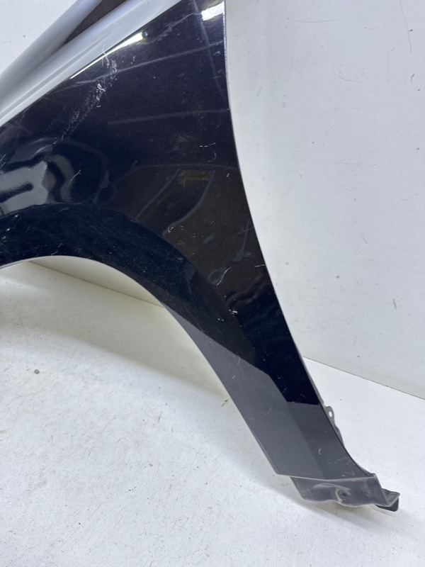 Крыло переднее левое