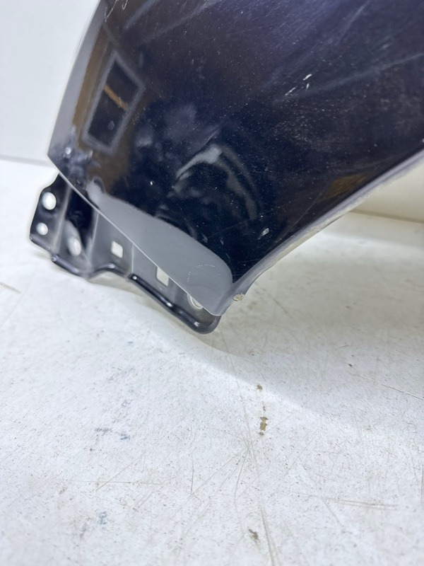 Крыло переднее левое