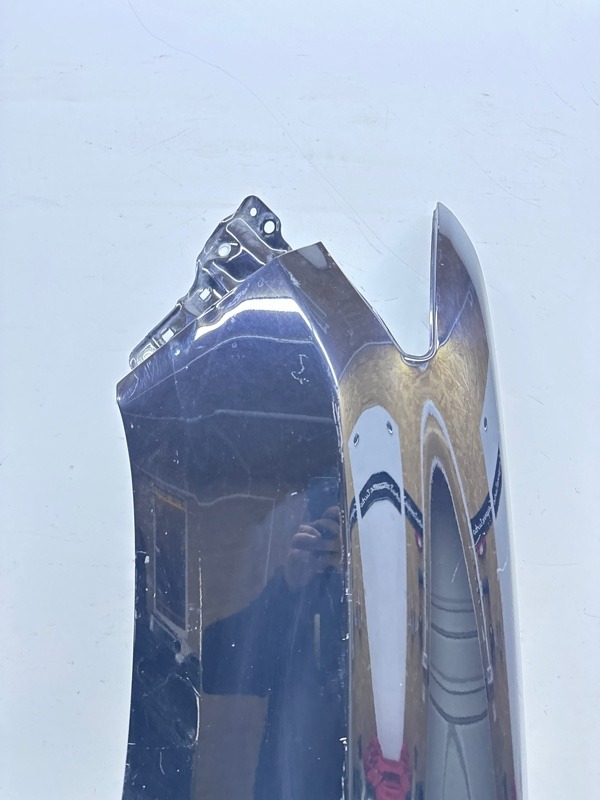 Крыло переднее левое