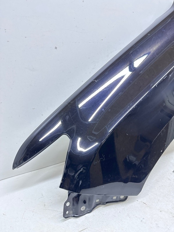 Крыло переднее левое