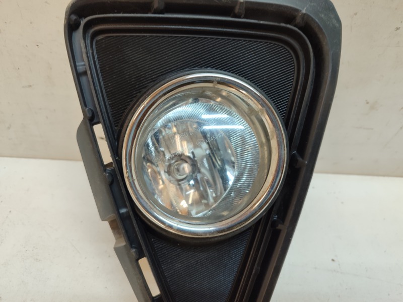 Фара противотуманная правая