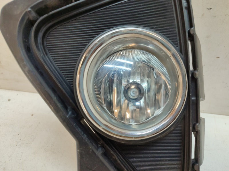 Фара противотуманная левая