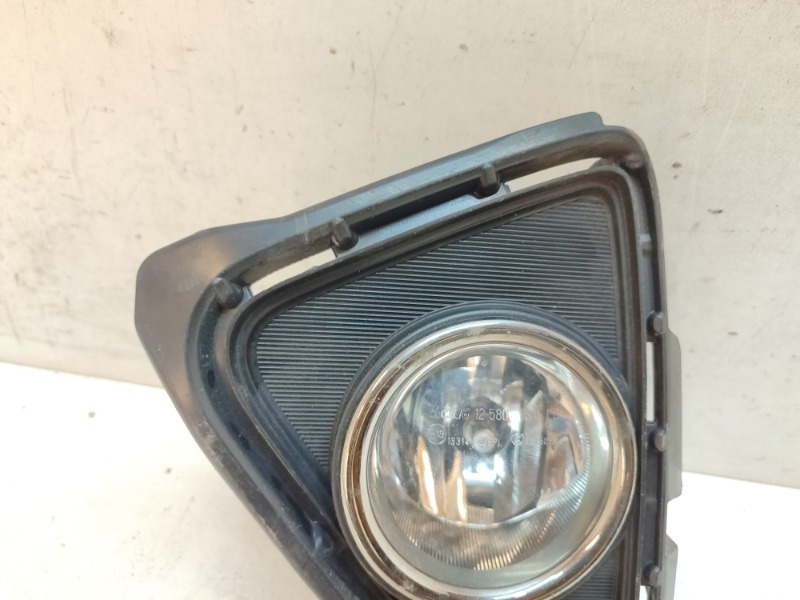 Фара противотуманная левая
