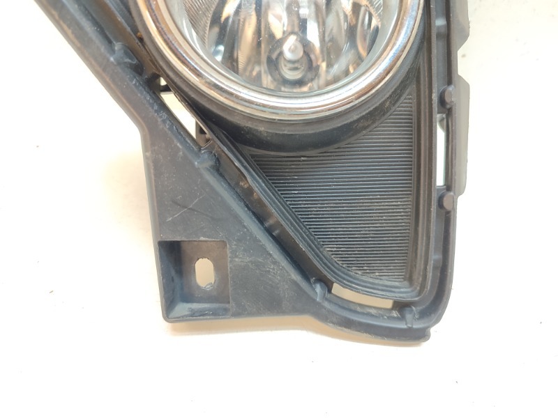 Фара противотуманная левая