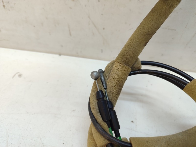 Замок двери передней левой