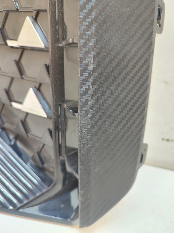 Решетка в бампер левая