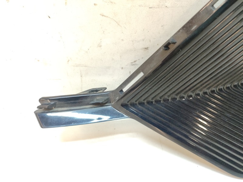 Решетка в бампер левая