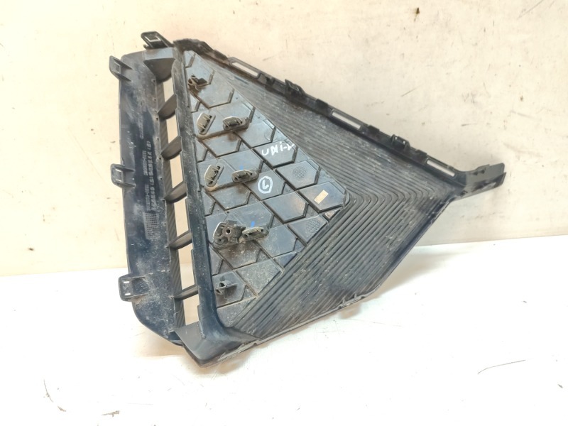 Решетка в бампер левая