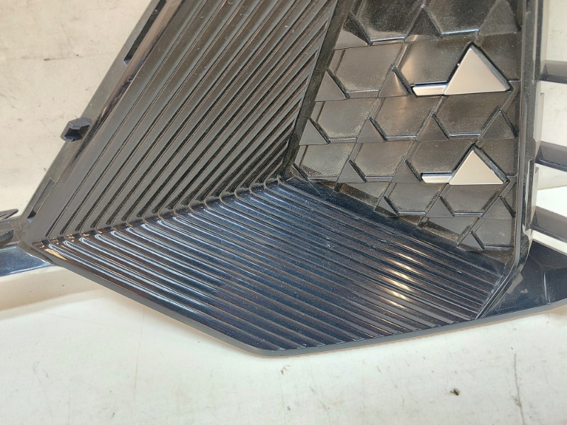 Решетка в бампер левая