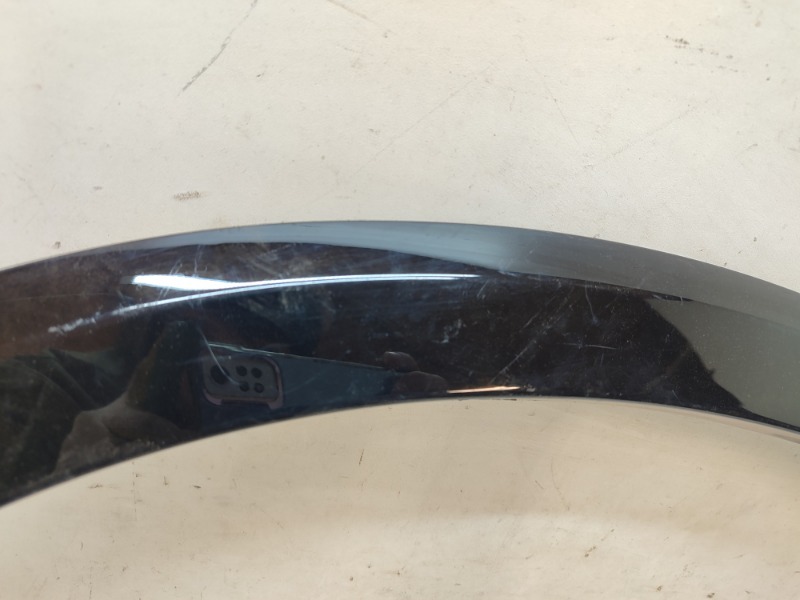 Накладка переднего крыла правого