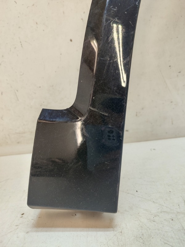 Накладка переднего крыла правого