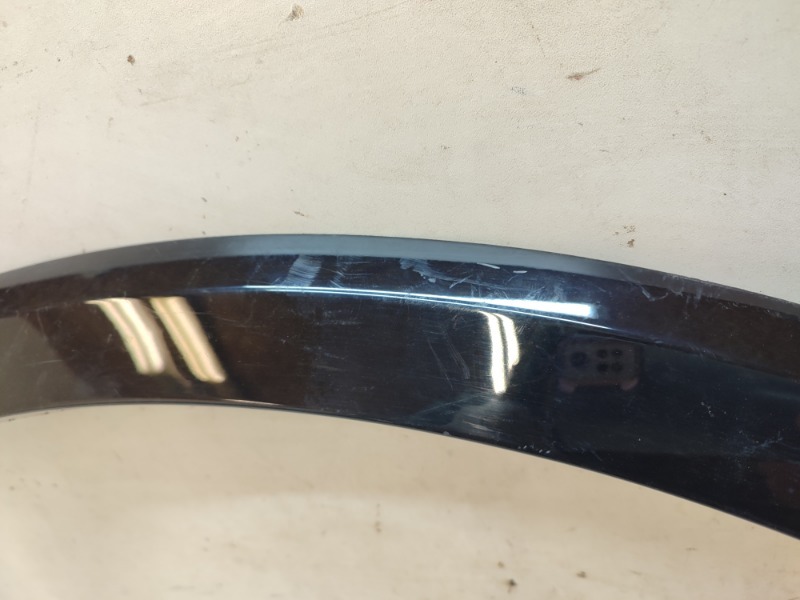 Накладка переднего крыла правого