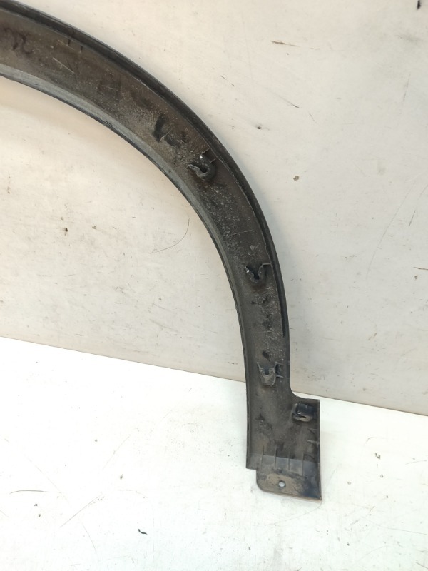 Накладка переднего крыла правого