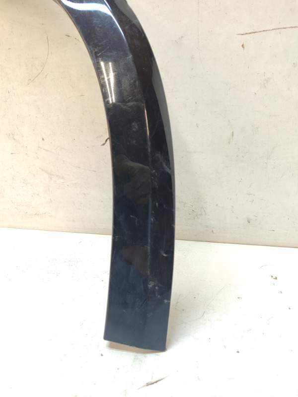 Накладка переднего крыла правого