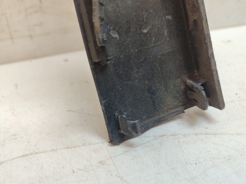 Накладка переднего крыла правого