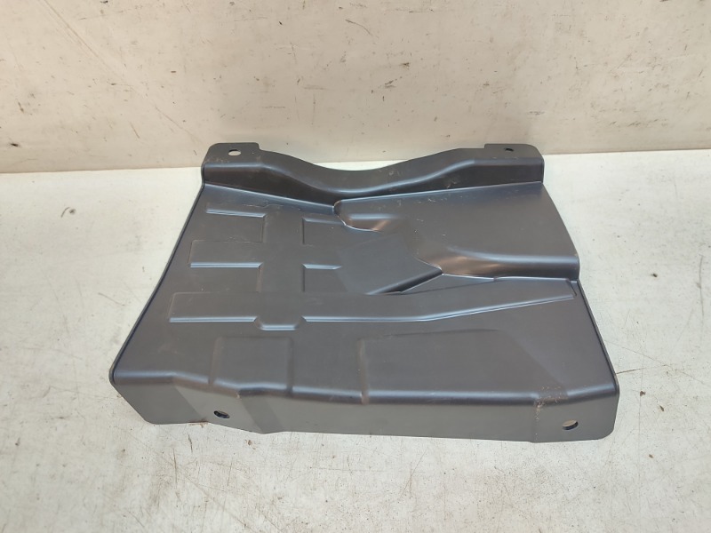 Защита антигравийная левая