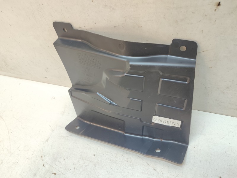 Защита антигравийная левая