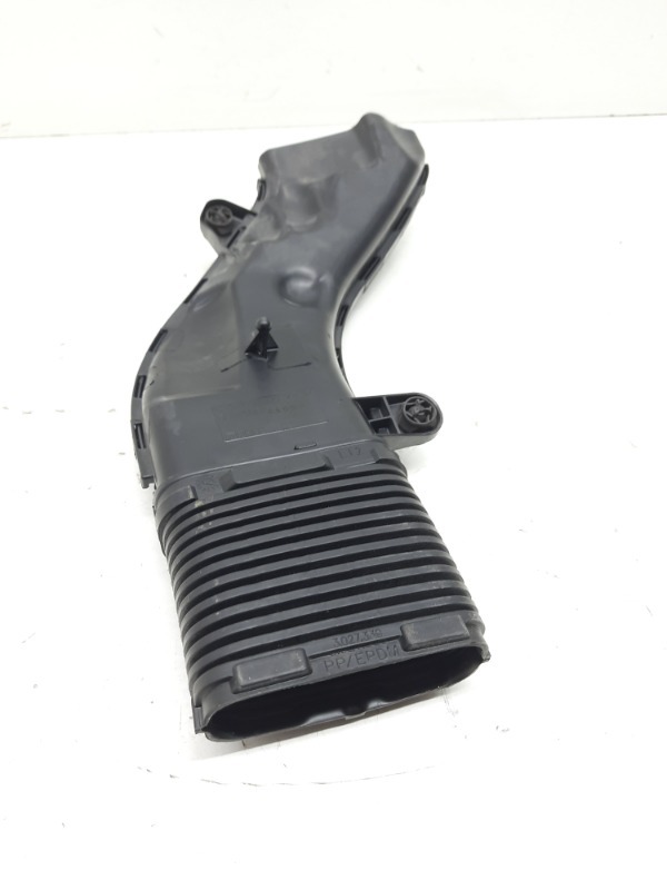 Патрубок воздушного фильтра