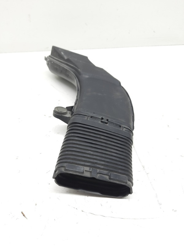 Патрубок воздушного фильтра