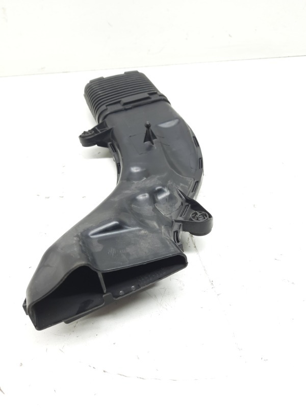 Патрубок воздушного фильтра