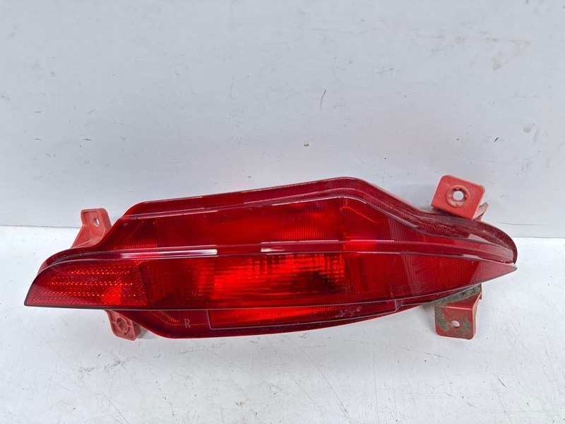 Фара противотуманная правая