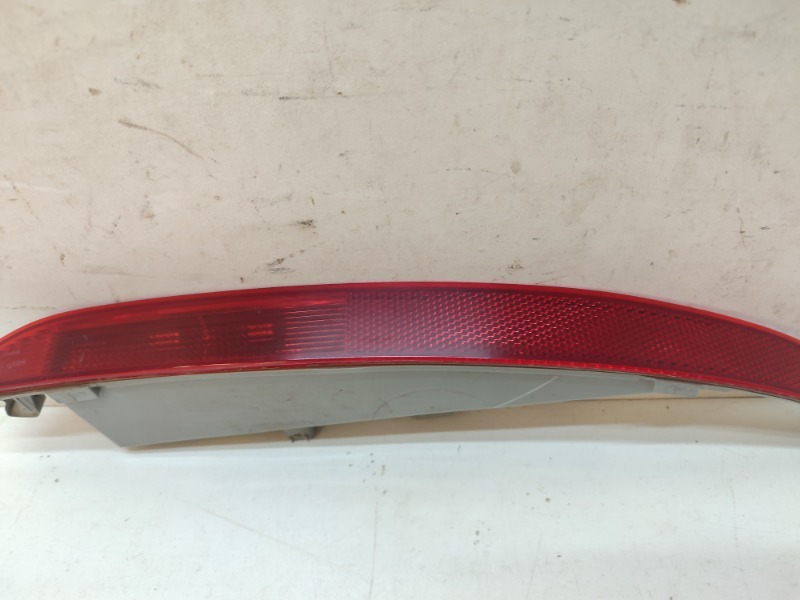 Фонарь задний в бампер правый