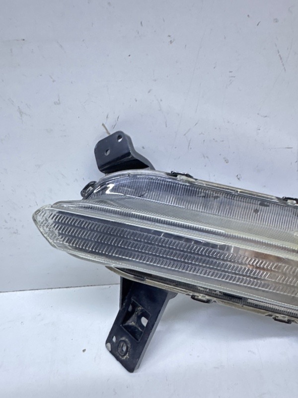 Фара противотуманная левая