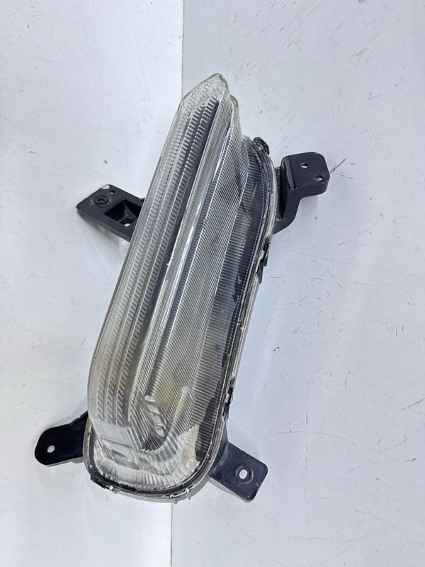 Фара противотуманная левая