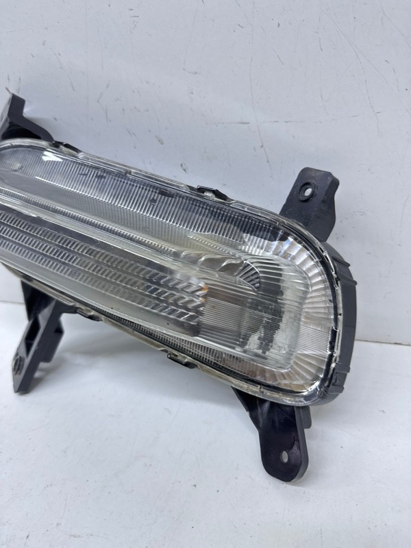 Фара противотуманная левая