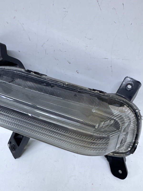 Фара противотуманная левая