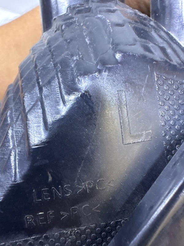 Фара противотуманная левая