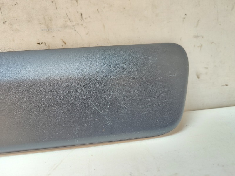 Накладка двери передней правой