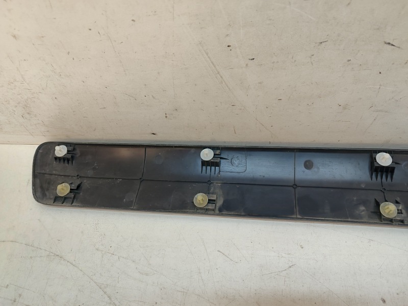 Накладка двери передней правой