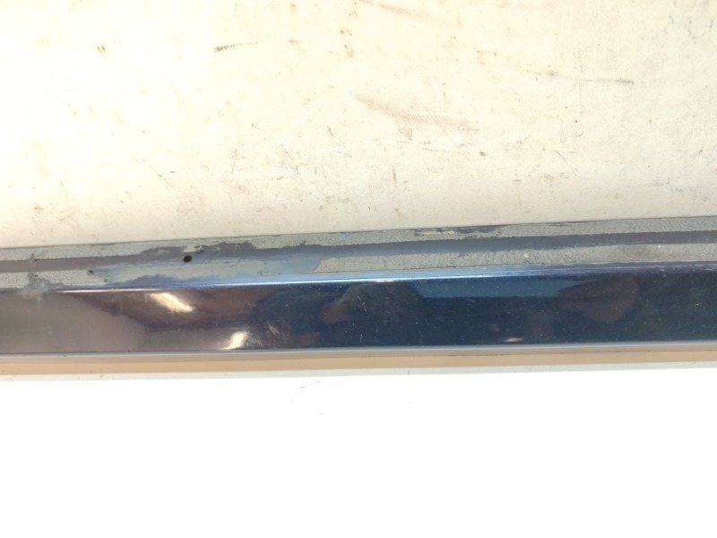 Накладка двери передней правой