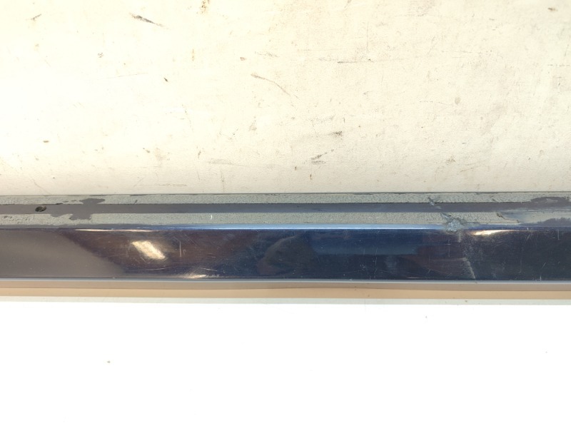 Накладка двери передней правой