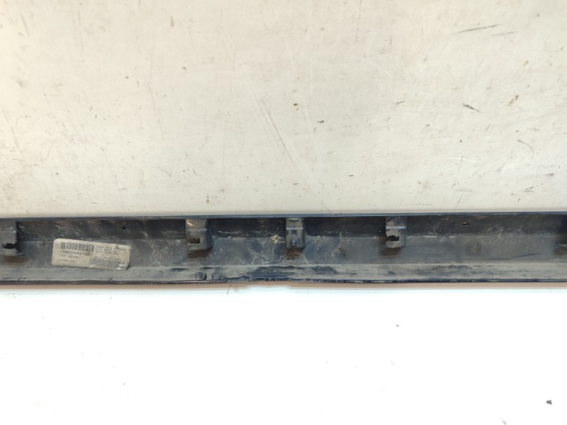 Накладка двери передней правой