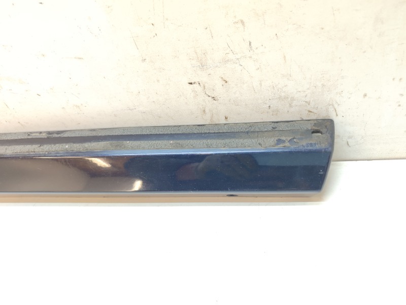 Накладка двери передней правой