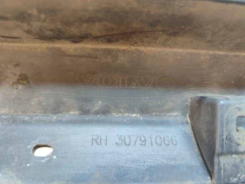 Накладка двери передней правой