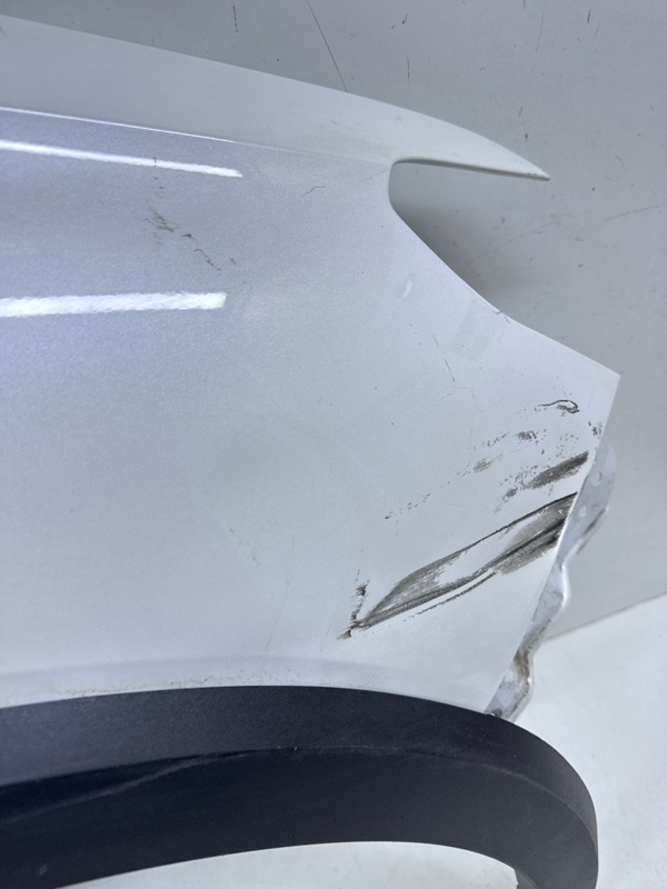 Крыло переднее правое