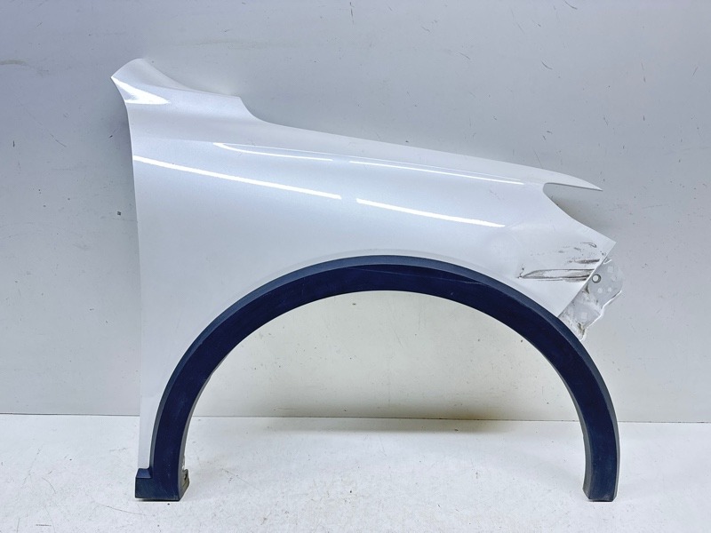 Крыло переднее правое