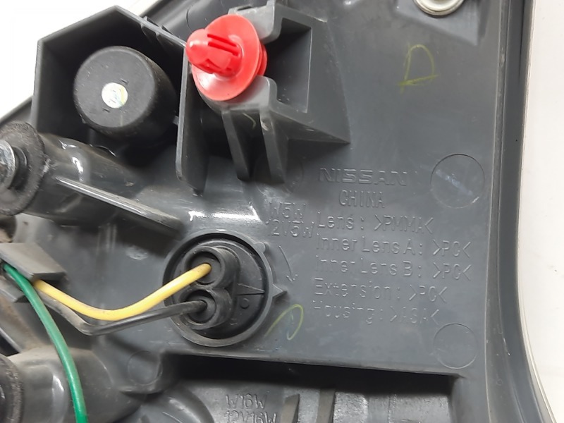 Фонарь задний левый