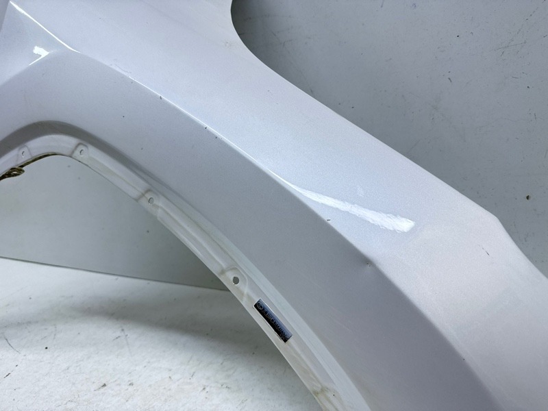 Крыло переднее правое