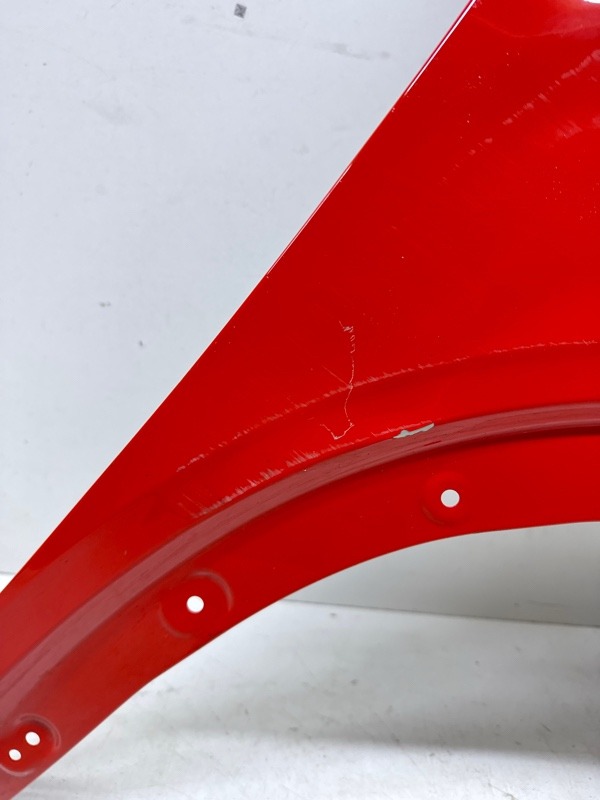 Крыло переднее правое