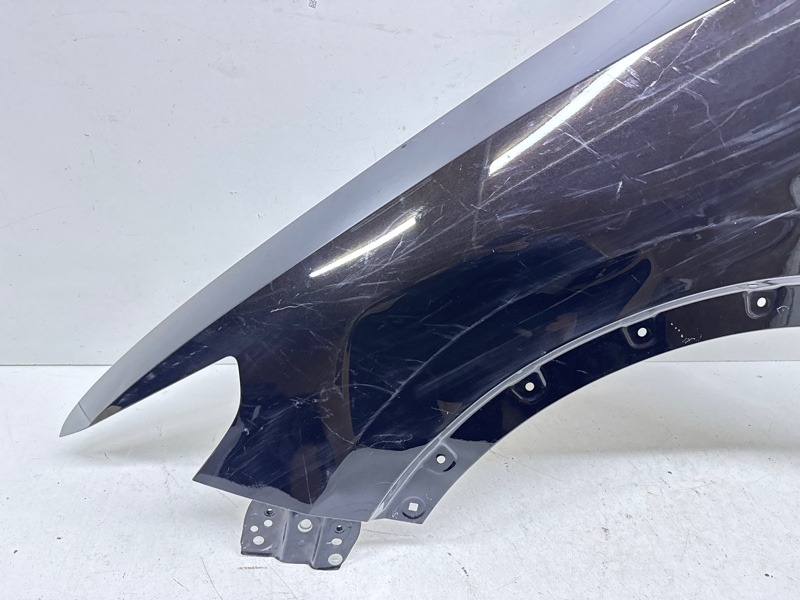 Крыло переднее левое