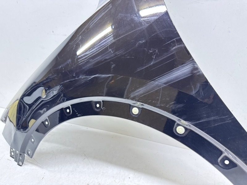 Крыло переднее левое