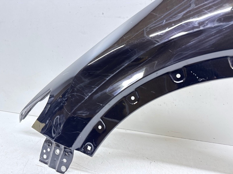 Крыло переднее левое