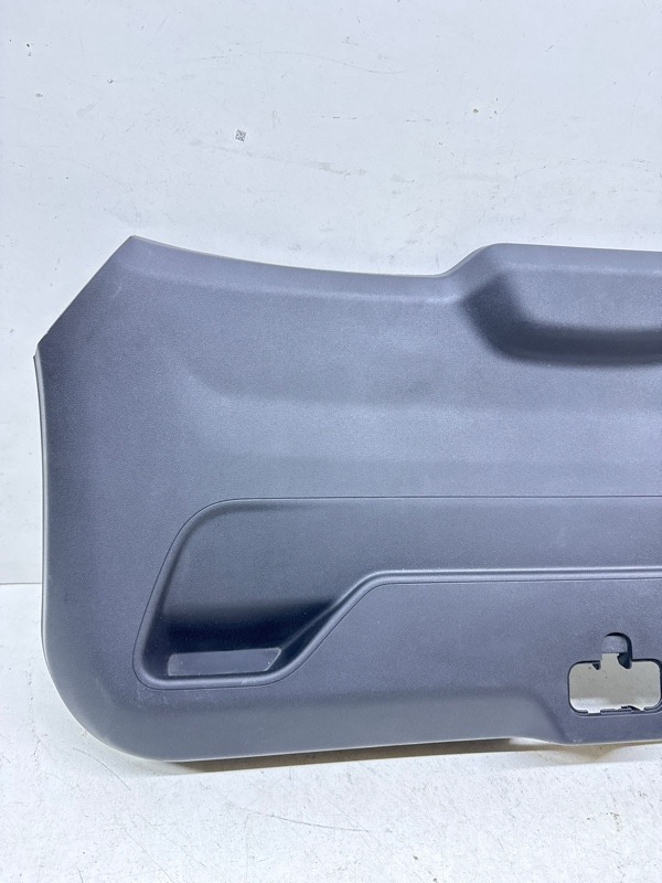 Обшивка крышки багажника