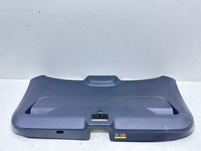 Обшивка крышки багажника