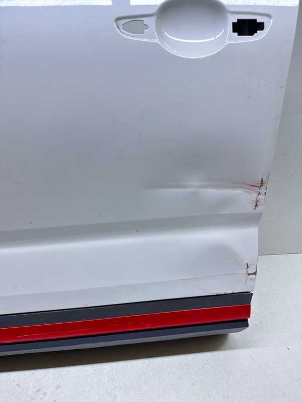 Дверь передняя левая